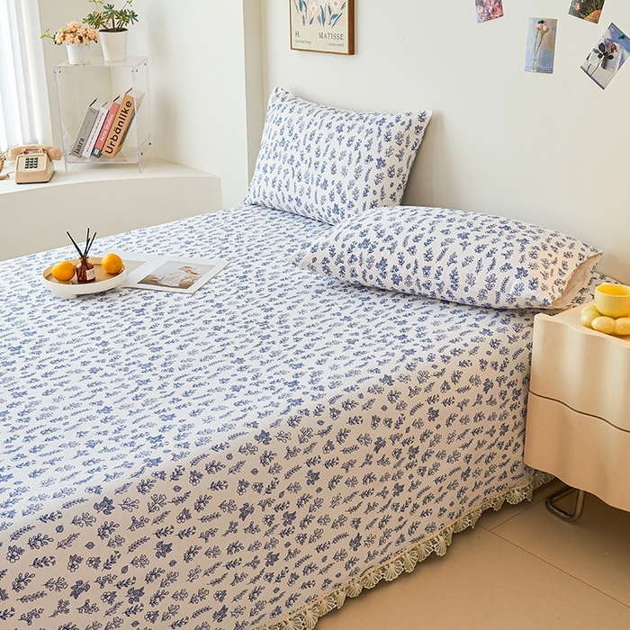 91家纺网 家纺一手货源 找家纺 义博家纺 2025新款纯棉老粗布花边款单床单 恬静花园