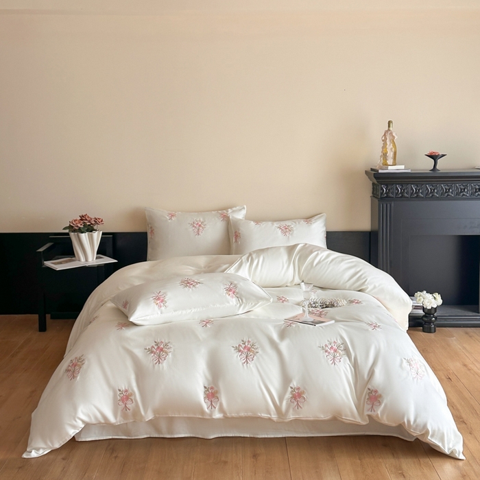 91家纺网 家纺一手货源 找家纺 帝王家纺 2025新款小清新双面水洗天丝刺绣冰丝四件套夏季床单被套-花礼 礼盒包装 白