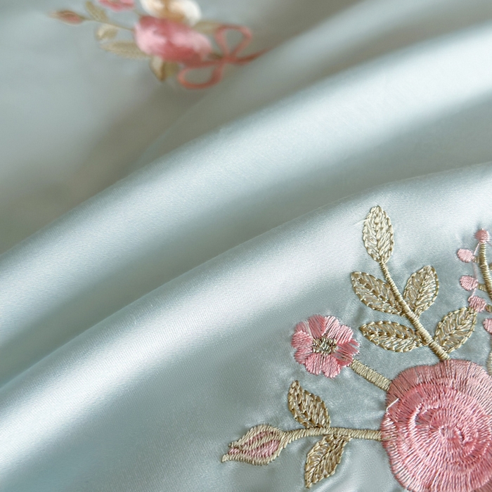 91家纺网 家纺一手货源 找家纺 帝王家纺 2025新款小清新双面水洗天丝刺绣冰丝四件套夏季床单被套-花礼 礼盒包装 青