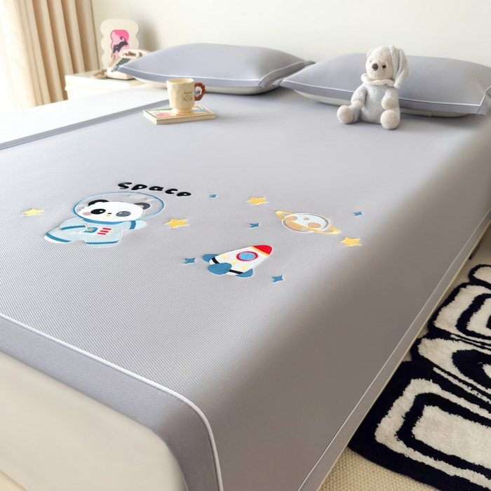 91家纺网 家纺一手货源 找家纺 九花鹿 2025新款凉感PE卡通冰丝席-凉席款 宇航员