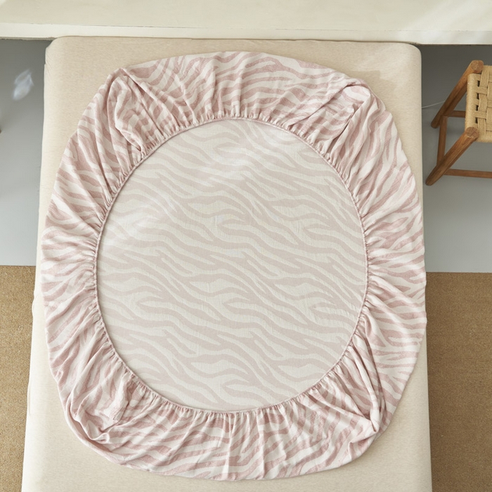 91家纺网 家纺一手货源 找家纺 早晨家纺 2025新款三层纱纯棉提花床笠 斑马纹床笠-豆沙