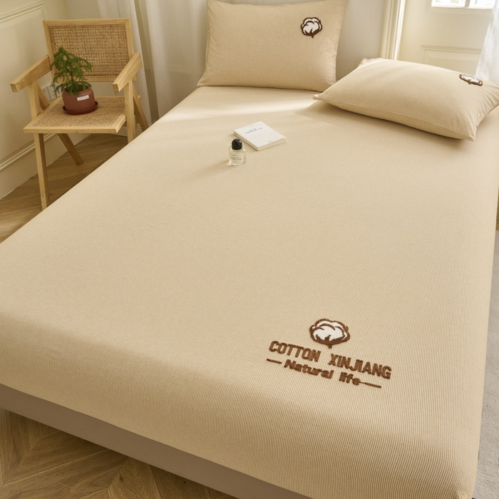 91家纺网 家纺一手货源 找家纺 早晨家纺 2025新款色织纯棉水洗棉毛巾绣床笠 流年床笠-姜黄