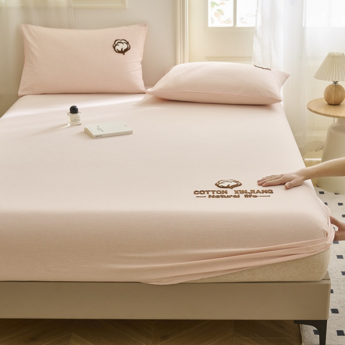 91家纺网 家纺一手货源 找家纺 早晨家纺 2025新款色织纯棉水洗棉毛巾绣床笠 流年床笠-浅粉