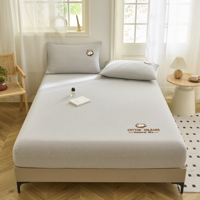 91家纺网 家纺一手货源 找家纺 早晨家纺 2025新款色织纯棉水洗棉毛巾绣床笠 流年床笠-深灰