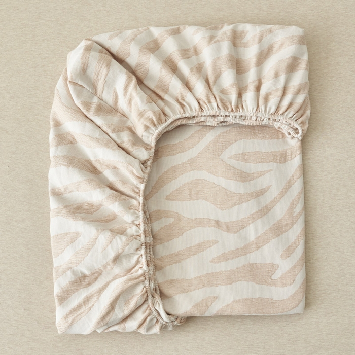 91家纺网 家纺一手货源 找家纺 早晨家纺 2025新款三层纱纯棉提花床笠 斑马纹床笠-咖色