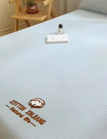 91家纺网 家纺一手货源 找家纺 早晨家纺 2025新款色织纯棉水洗棉毛巾绣床笠 星曜床笠-浅兰