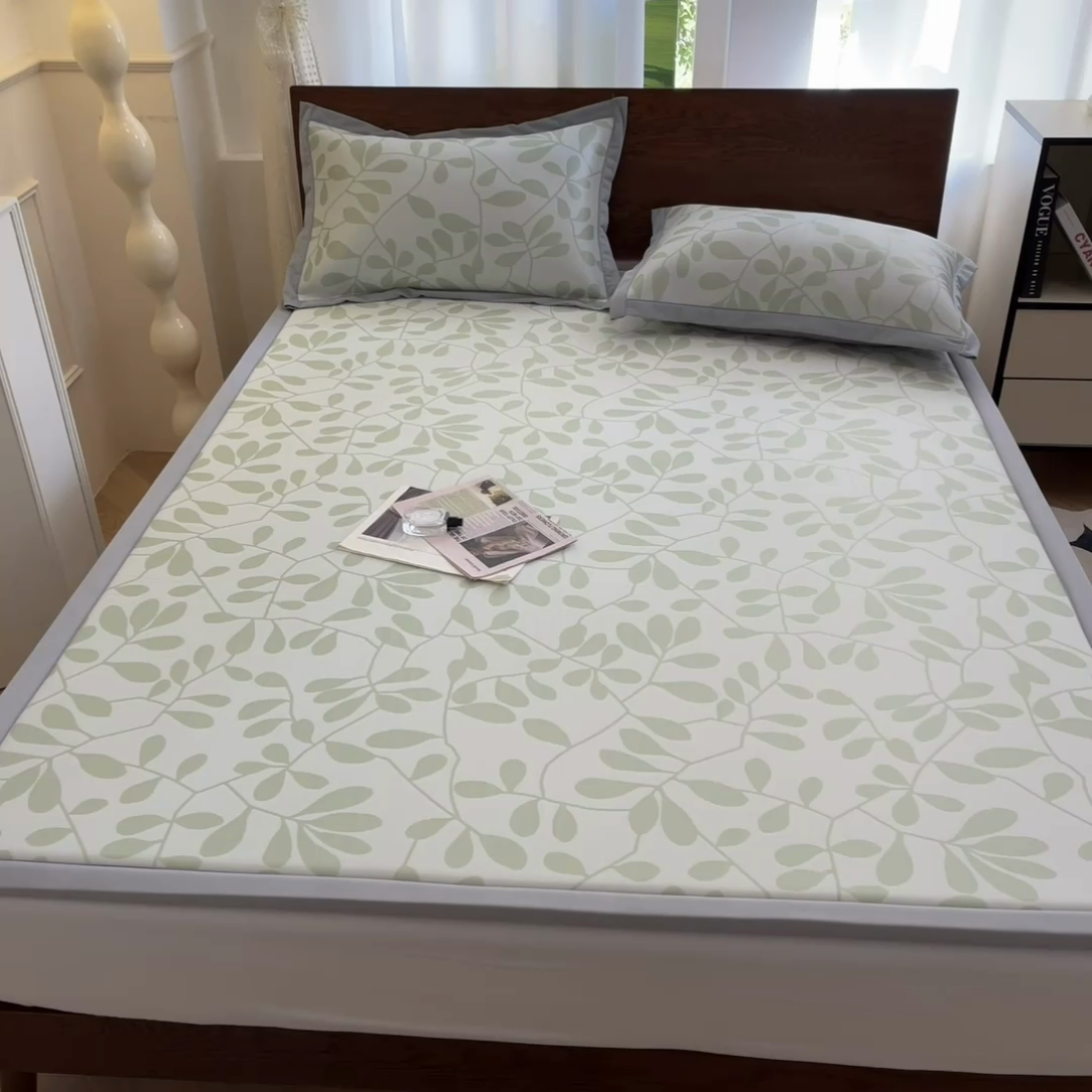 91家纺网 家纺一手货源 找家纺 宜代光年 2025新款冷凝丝提花凉席多功能地垫 凉感叶繁床垫-绿