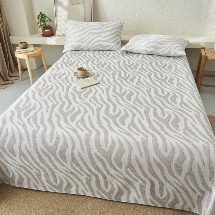 91家纺网 家纺一手货源 找家纺 早晨家纺 2025新款三层纱纯棉提花床单 斑马纹床单-浅灰