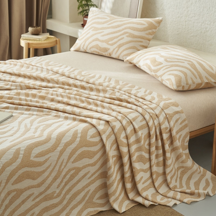 91家纺网 家纺一手货源 找家纺 早晨家纺 2025新款三层纱纯棉提花床单 斑马纹床单-驼色