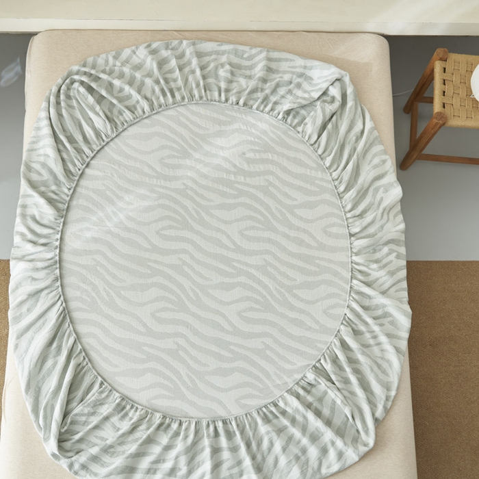 91家纺网 家纺一手货源 找家纺 早晨家纺 2025新款三层纱纯棉提花床笠 斑马纹床笠-浅蓝