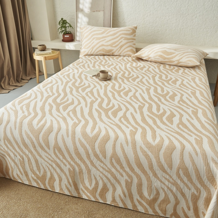 91家纺网 家纺一手货源 找家纺 早晨家纺 2025新款三层纱纯棉提花床单 斑马纹床单-驼色