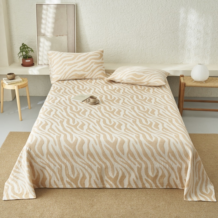 91家纺网 家纺一手货源 找家纺 早晨家纺 2025新款三层纱纯棉提花床单 斑马纹床单-驼色