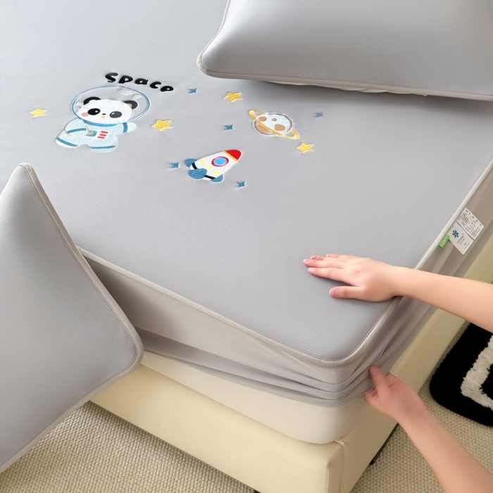 91家纺网 家纺一手货源 找家纺 九花鹿 2025新款凉感PE卡通冰丝席-床笠款 床笠款-宇航员