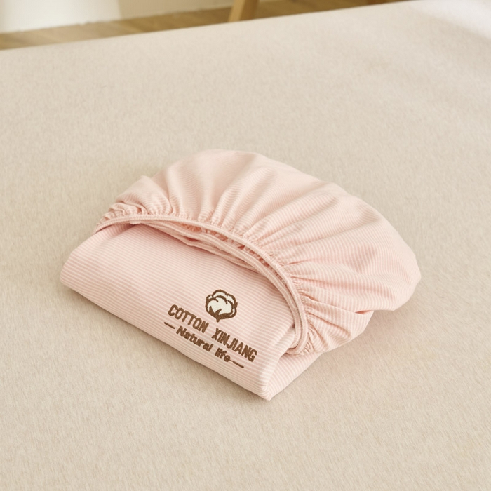 91家纺网 家纺一手货源 找家纺 早晨家纺 2025新款色织纯棉水洗棉毛巾绣床笠 流年床笠-浅粉