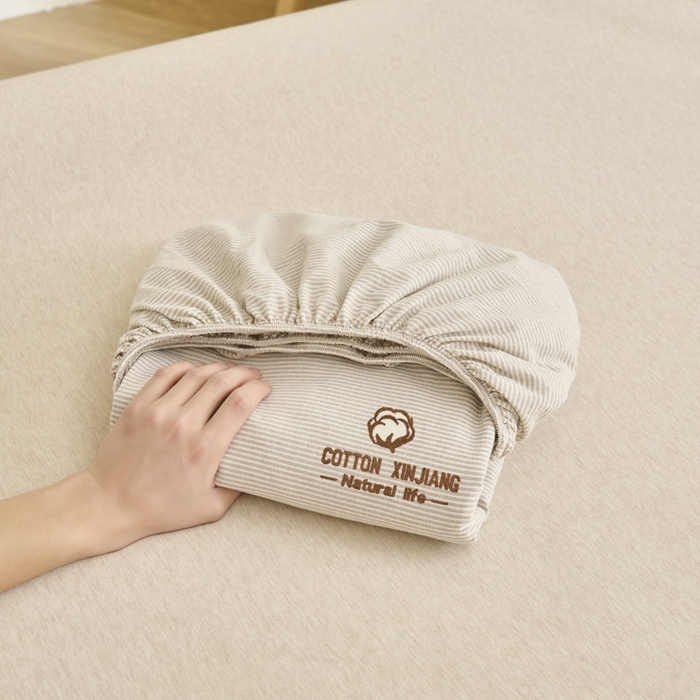 91家纺网 家纺一手货源 找家纺 早晨家纺 2025新款色织纯棉水洗棉毛巾绣床笠 流年床笠-米咖