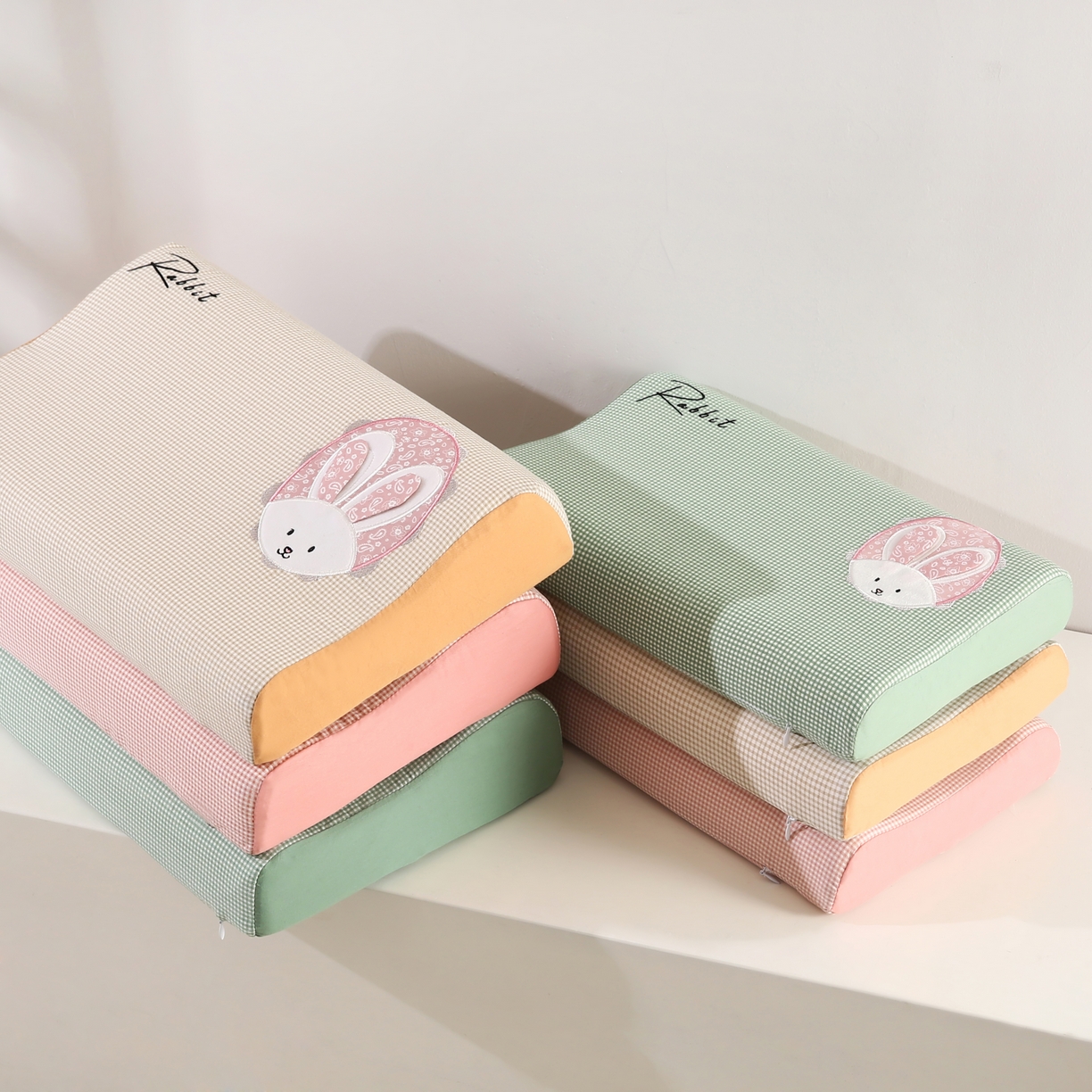 91家纺网 家纺一手货源 找家纺 贤内助家纺 2025新款全棉兔兔枕头枕头枕芯护肩枕保健枕 黄色 宽27*长55*高5cm/只