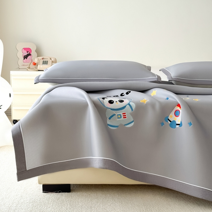 91家纺网 家纺一手货源 找家纺 九花鹿 2025新款凉感PE卡通冰丝席-凉席款 宇航员