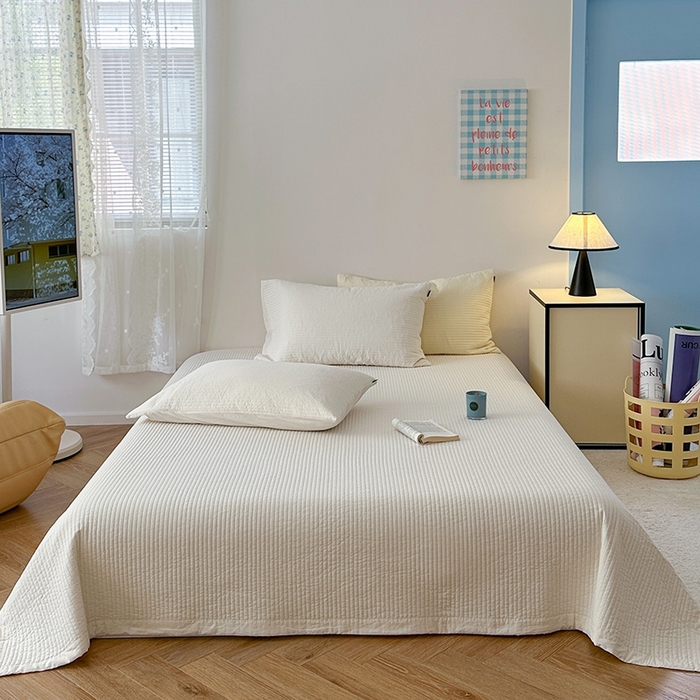 91家纺网 家纺一手货源 找家纺 期遇家居 2025新款60支床盖极简直条绗缝韩国砂洗染色双面全棉纯棉床盖 极简砂洗白