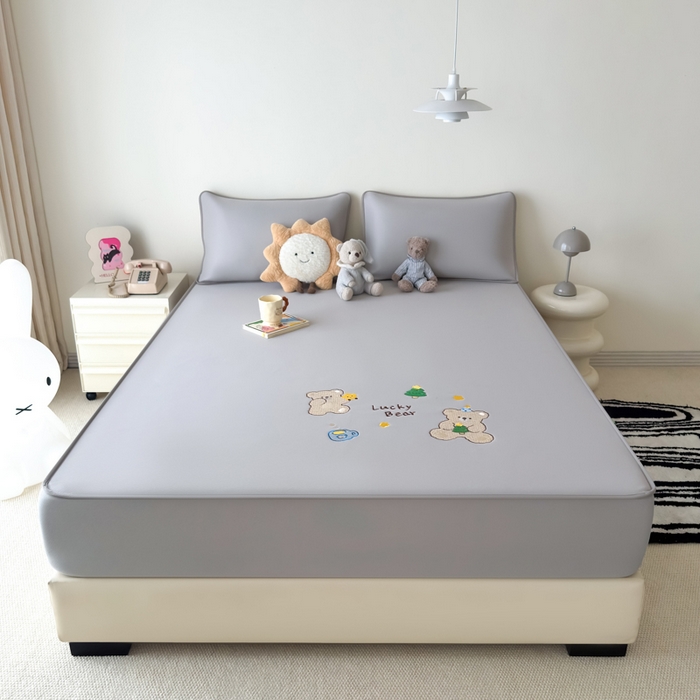 91家纺网 家纺一手货源 找家纺 九花鹿 2025新款凉感PE卡通冰丝席-床笠款 床笠款-幸运熊