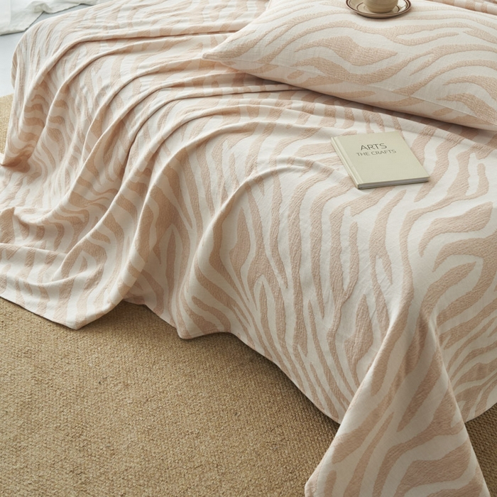 91家纺网 家纺一手货源 找家纺 早晨家纺 2025新款三层纱纯棉提花床单 斑马纹床单-咖色