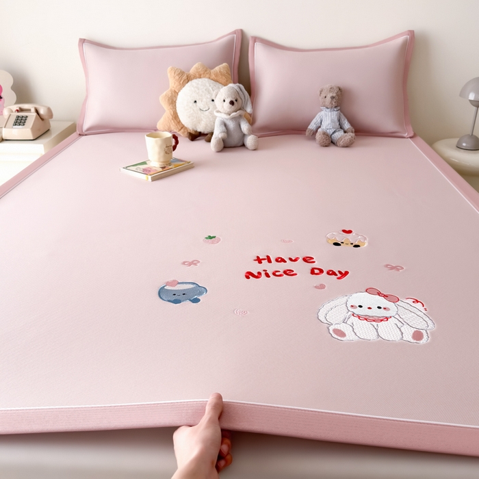 91家纺网 家纺一手货源 找家纺 九花鹿 2025新款凉感PE卡通冰丝席-凉席款 派对小兔