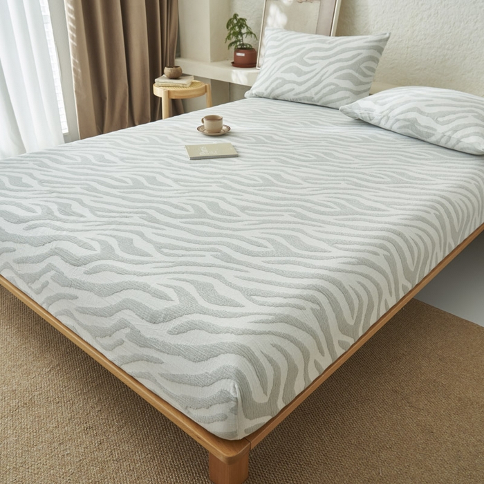 91家纺网 家纺一手货源 找家纺 早晨家纺 2025新款三层纱纯棉提花床笠 斑马纹床笠-浅蓝