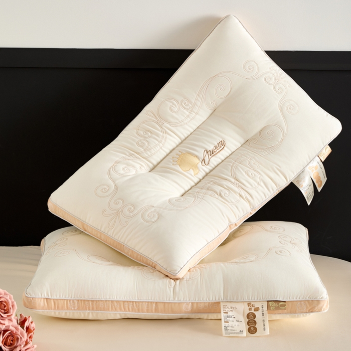 91家纺网 家纺一手货源 找家纺 （总）昕科 2025新款立体绣花贵妃枕-刺绣成人枕头性价比高枕芯