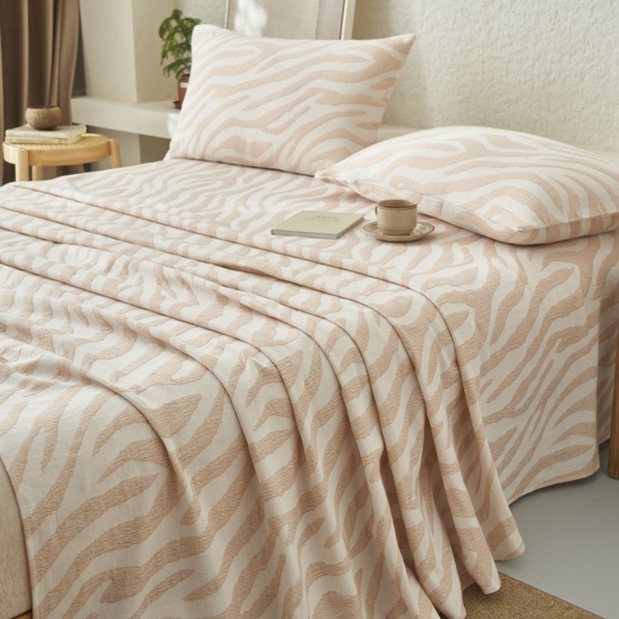 91家纺网 家纺一手货源 找家纺 早晨家纺 2025新款三层纱纯棉提花床单 斑马纹床单-咖色