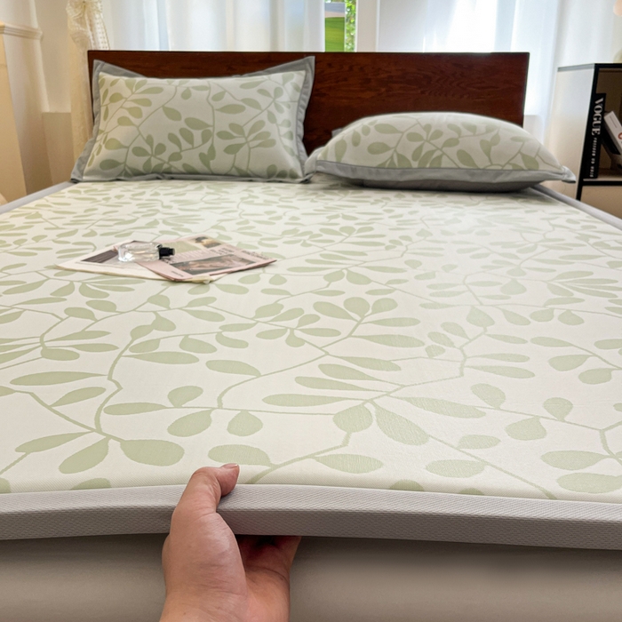 91家纺网 家纺一手货源 找家纺 宜代光年 2025新款冷凝丝提花凉席多功能地垫 凉感叶繁床垫-绿