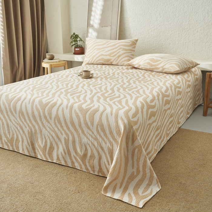 91家纺网 家纺一手货源 找家纺 早晨家纺 2025新款三层纱纯棉提花床单 斑马纹床单-驼色