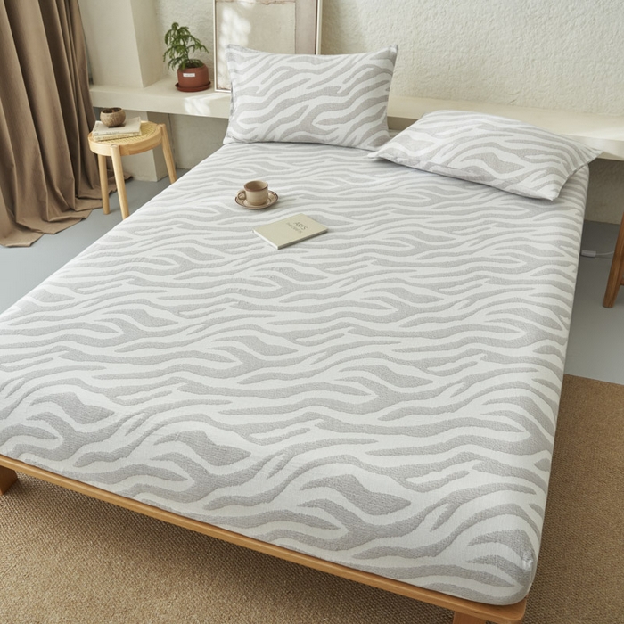 91家纺网 家纺一手货源 找家纺 早晨家纺 2025新款三层纱纯棉提花床笠 斑马纹床笠-浅灰