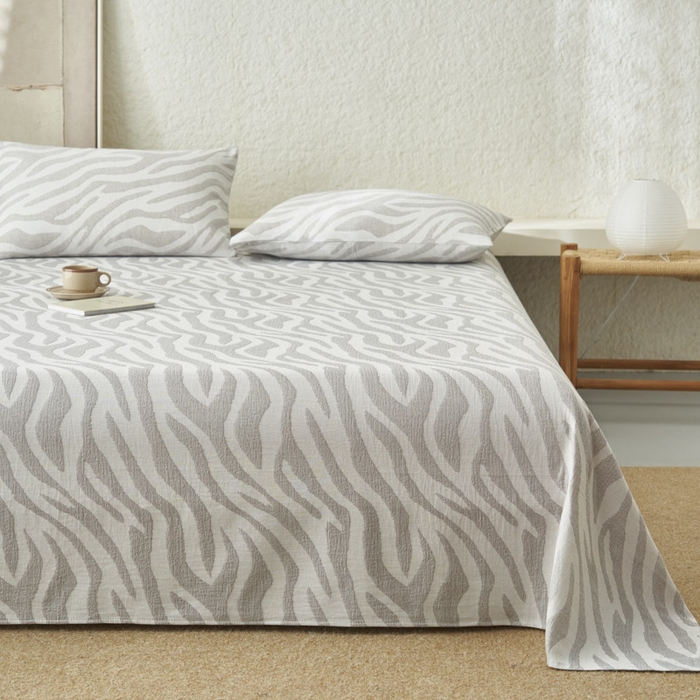 91家纺网 家纺一手货源 找家纺 早晨家纺 2025新款三层纱纯棉提花床单 斑马纹床单-浅灰