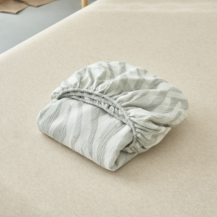 91家纺网 家纺一手货源 找家纺 早晨家纺 2025新款三层纱纯棉提花床笠 斑马纹床笠-浅蓝