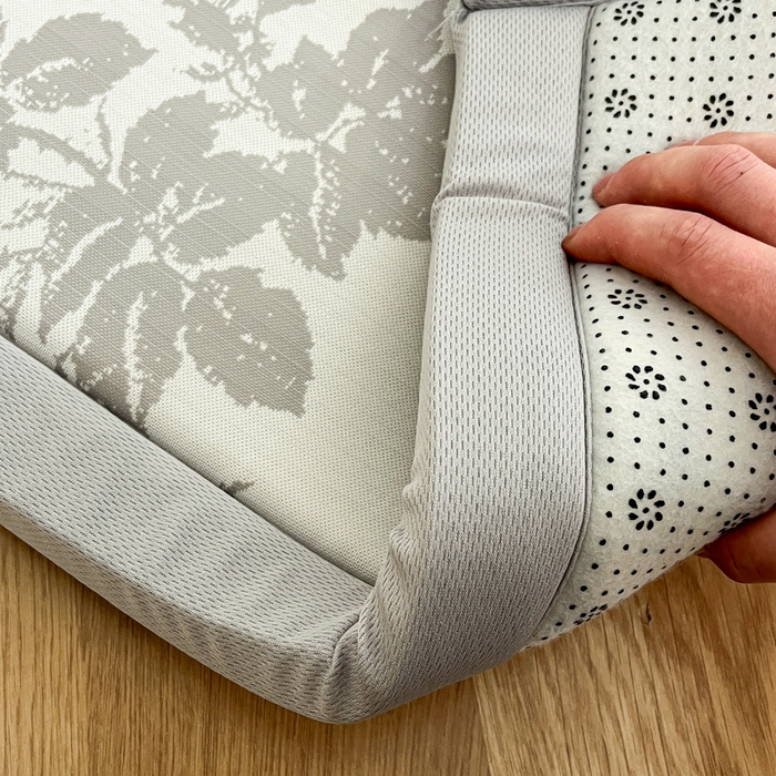 91家纺网 家纺一手货源 找家纺 （总）宜代光年 2025新款冷凝丝提花凉席多功能地垫