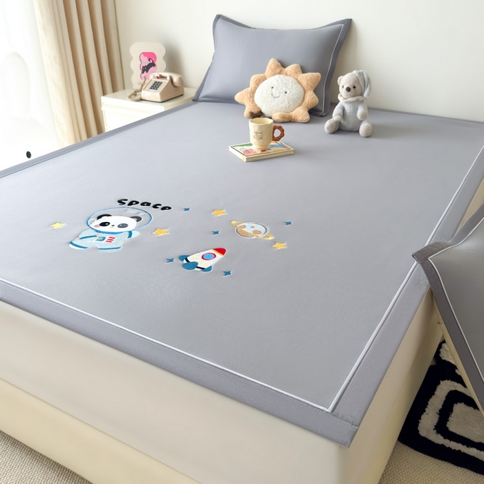 91家纺网 家纺一手货源 找家纺 九花鹿 2025新款凉感PE卡通冰丝席-凉席款 宇航员