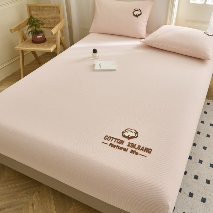 91家纺网 家纺一手货源 找家纺 早晨家纺 2025新款色织纯棉水洗棉毛巾绣床笠 流年床笠-浅粉