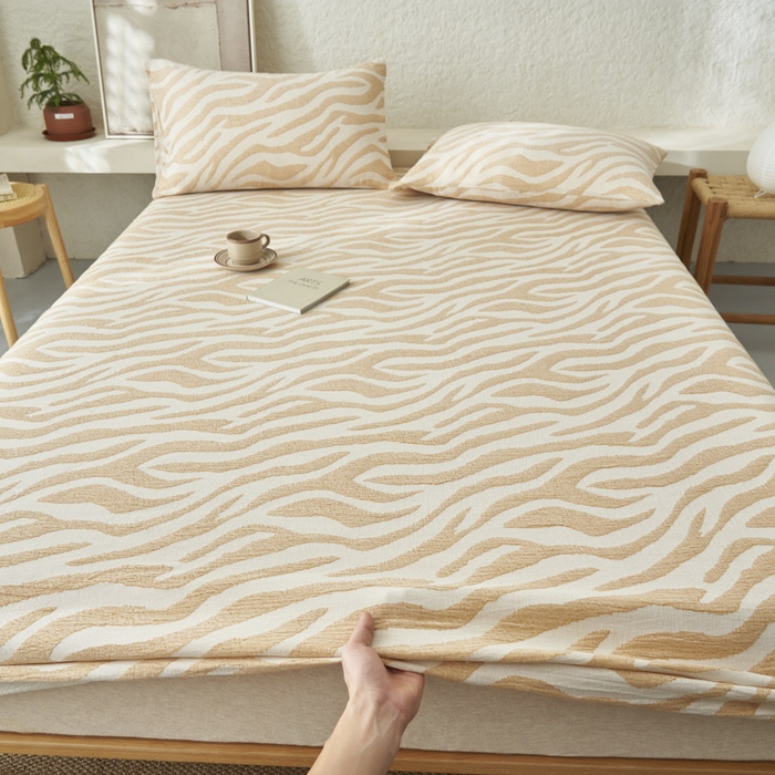 91家纺网 家纺一手货源 找家纺 早晨家纺 2025新款三层纱纯棉提花床笠 斑马纹床笠-驼色