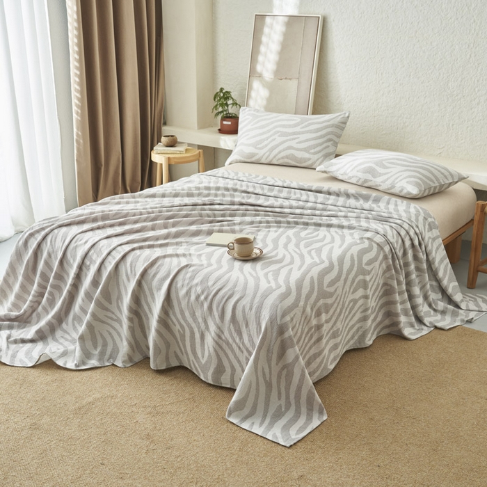 91家纺网 家纺一手货源 找家纺 早晨家纺 2025新款三层纱纯棉提花床单 斑马纹床单-浅灰
