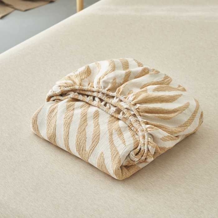 91家纺网 家纺一手货源 找家纺 早晨家纺 2025新款三层纱纯棉提花床笠 斑马纹床笠-驼色