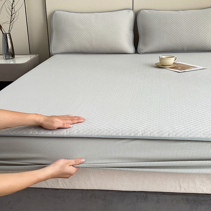 91家纺网 家纺一手货源 找家纺 凌云家纺 2025新款100%锦纶凉席床笠款可水洗冰丝席三明治软席 灰色