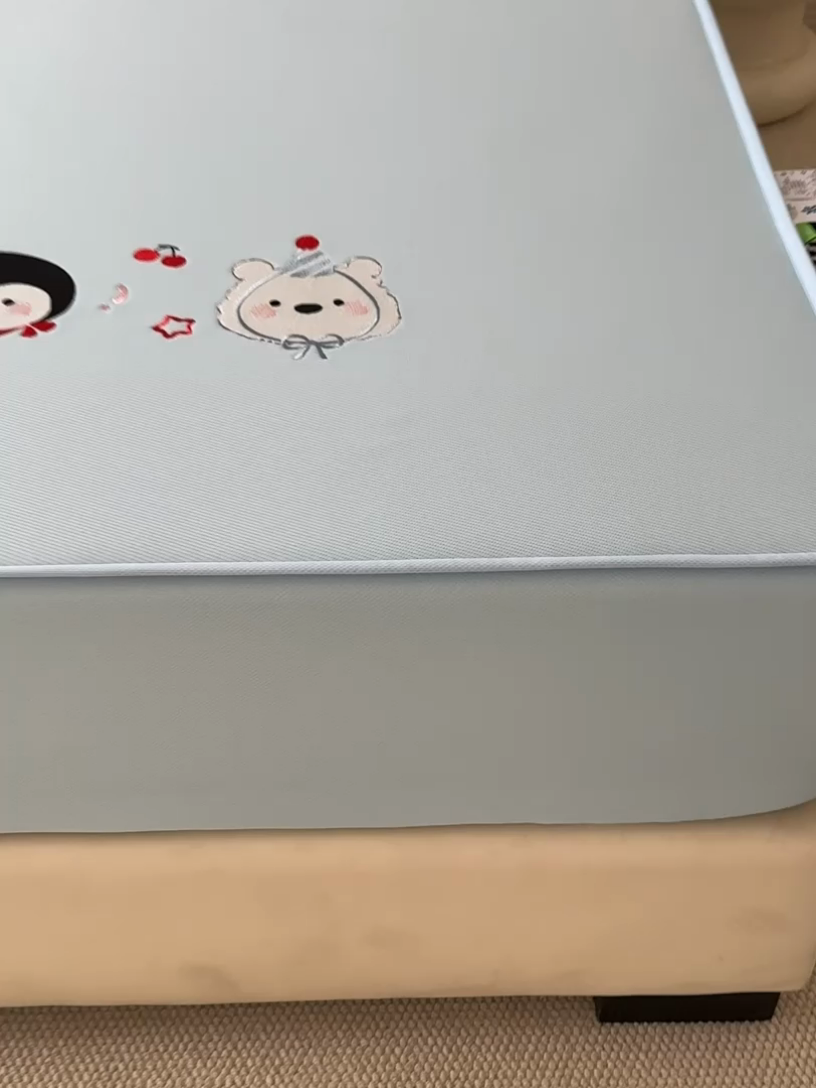 91家纺网 家纺一手货源 找家纺 九花鹿 2025新款凉感PE卡通冰丝席-床笠款 床笠款-海獭兄弟