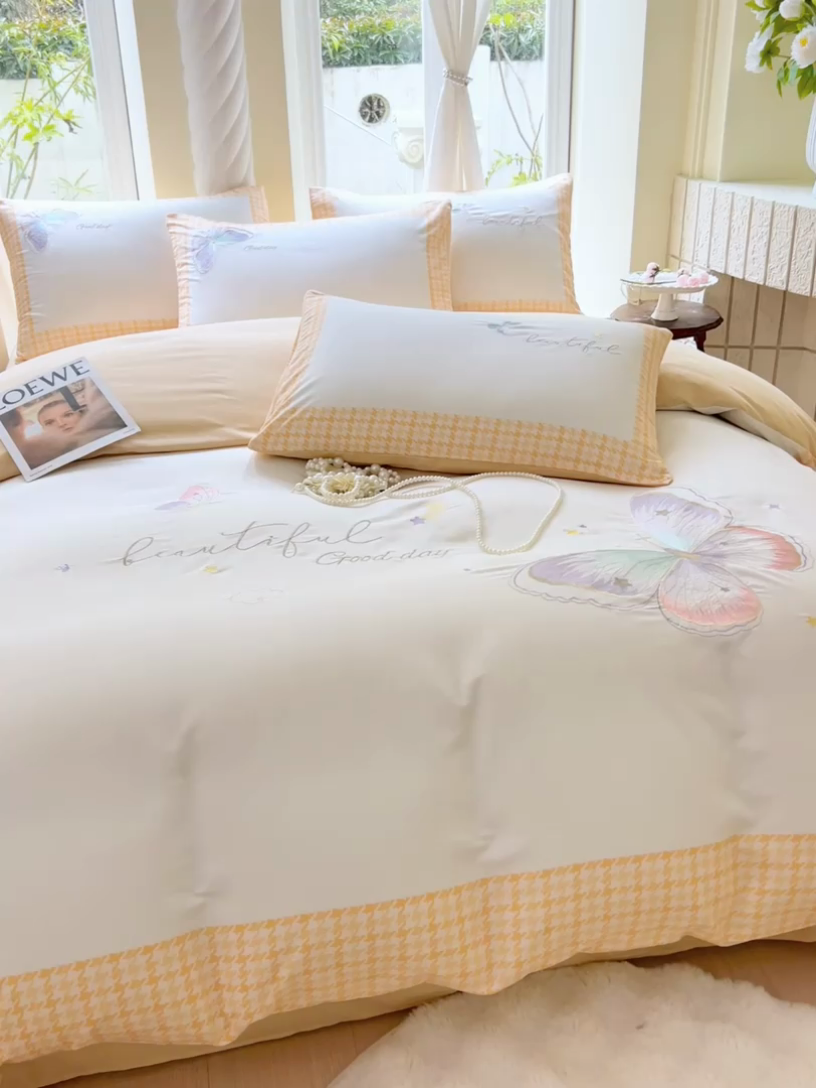 91家纺网 家纺一手货源 找家纺 大麦乐田 2025新款数码印花刺绣四件套 浪漫花蝶 黄