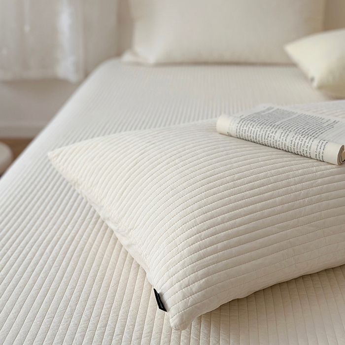 91家纺网 家纺一手货源 找家纺 期遇家居 2025新款60支床盖极简直条绗缝韩国砂洗染色双面全棉纯棉床盖 极简砂洗白