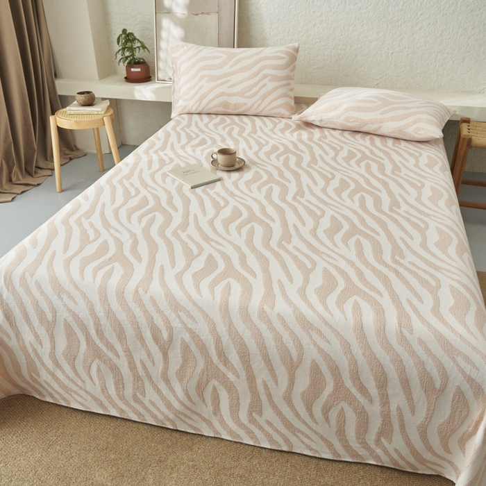 91家纺网 家纺一手货源 找家纺 早晨家纺 2025新款三层纱纯棉提花床单 斑马纹床单-咖色