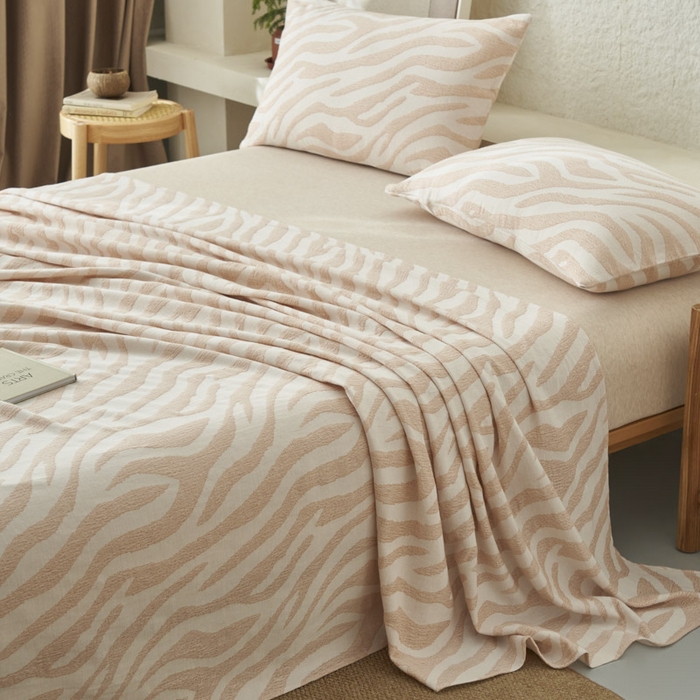 91家纺网 家纺一手货源 找家纺 早晨家纺 2025新款三层纱纯棉提花床单 斑马纹床单-咖色