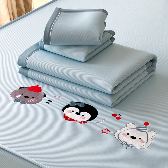 91家纺网 家纺一手货源 找家纺 九花鹿 2025新款凉感PE卡通冰丝席-凉席款 海獭兄弟