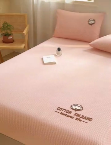 91家纺网 家纺一手货源 找家纺 早晨家纺 2025新款色织纯棉水洗棉毛巾绣床笠 星曜床笠-浅粉