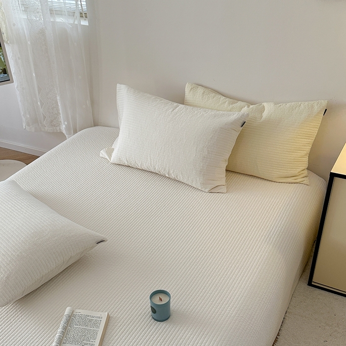 91家纺网 家纺一手货源 找家纺 （总）期遇家居 2025新款60支床盖极简直条绗缝韩国砂洗染色双面全棉纯棉床盖