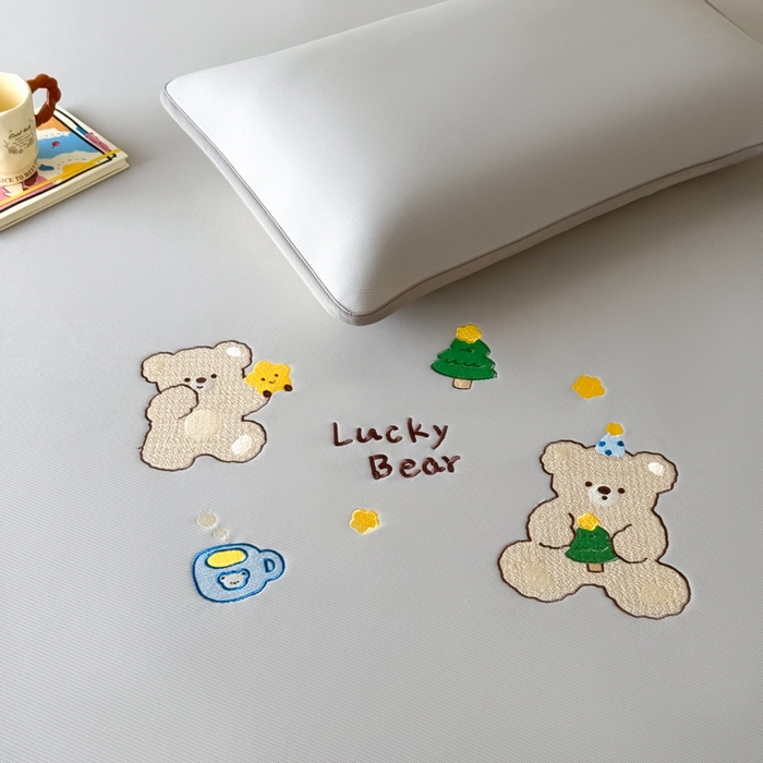 91家纺网 家纺一手货源 找家纺 九花鹿 2025新款凉感PE卡通冰丝席-床笠款 床笠款-幸运熊