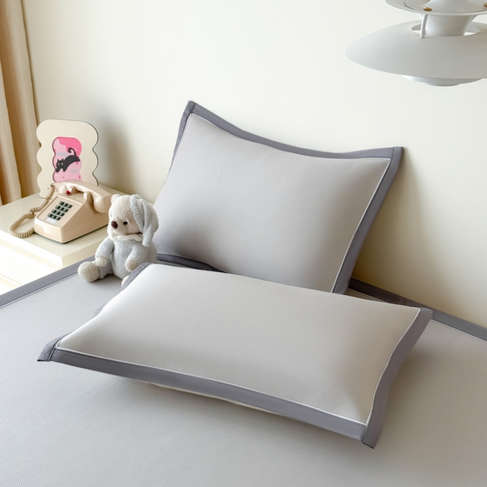 91家纺网 家纺一手货源 找家纺 九花鹿 2025新款凉感PE卡通冰丝席-凉席款 幸运熊